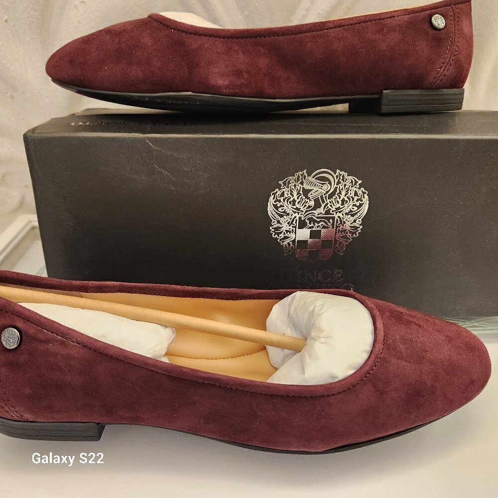 Vince Camuto® Minndy Flats. Suede. NIB. Size 6